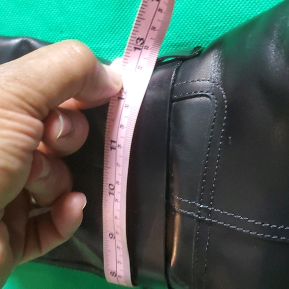 Tory Burch Leather Boots 👢 😍!! - Picture 9 of 12